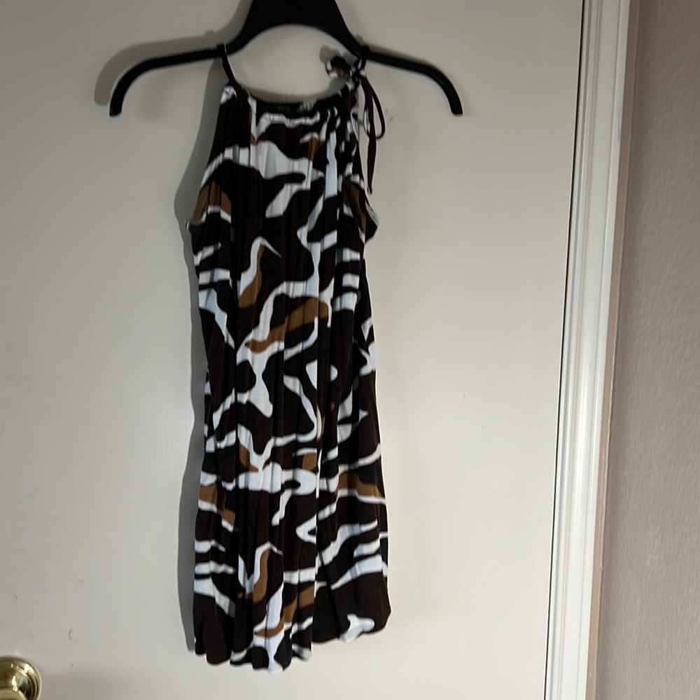 Faded Glory Ladies top Size 8 to 10 color is white, brown, tan and black. A-13 - Picture 1 of 4